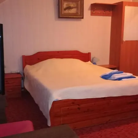 Viesnīca Cetri Vilni *